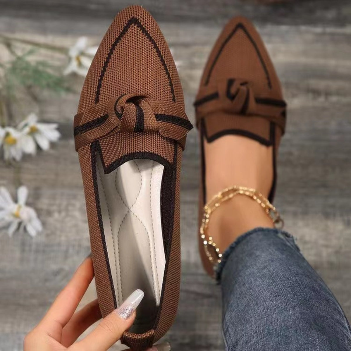 Zephariel Bow Contrast Trim Point Toe Loafers