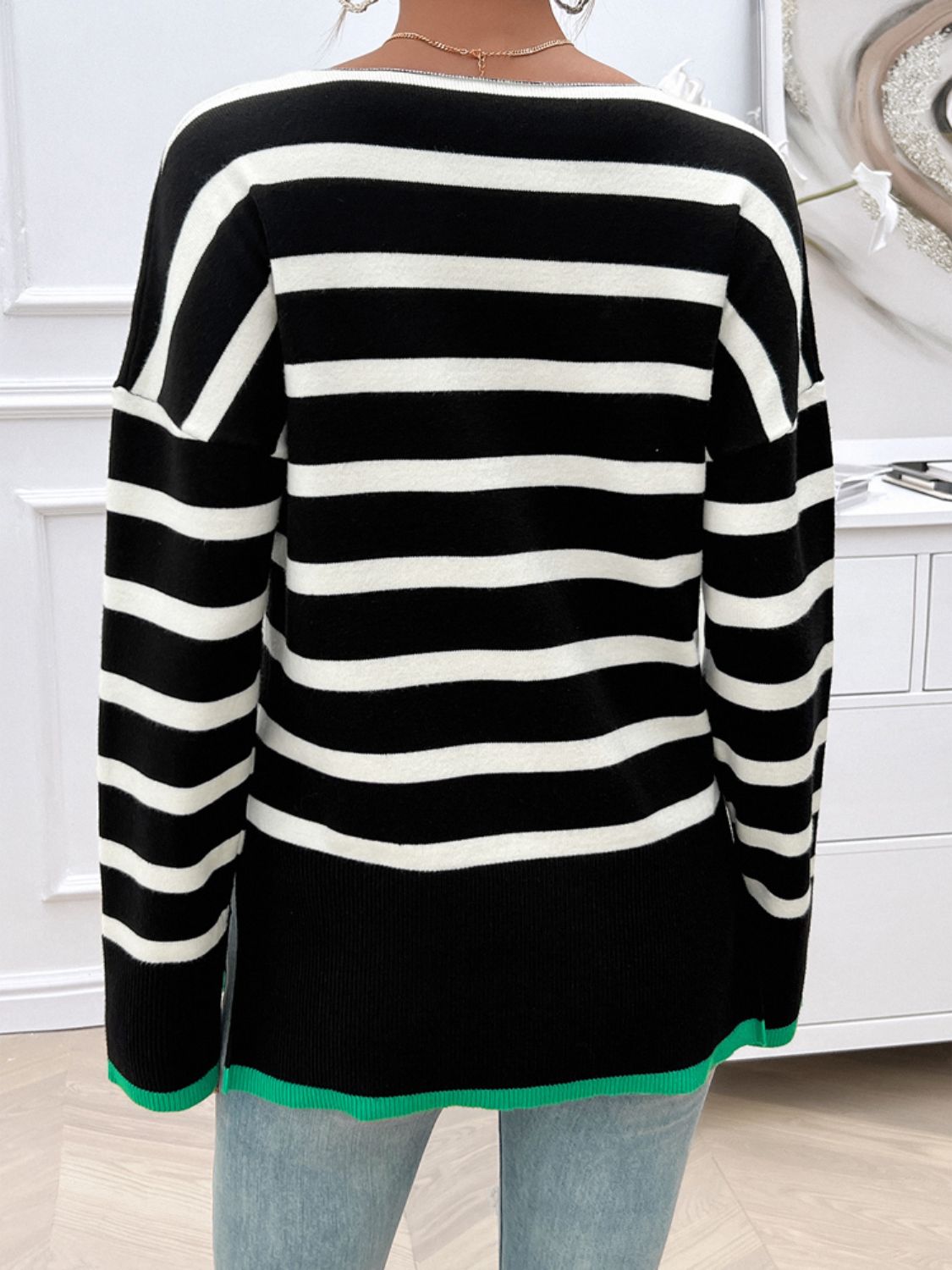 Zephariel Striped V-Neck Long Sleeve Knit Top