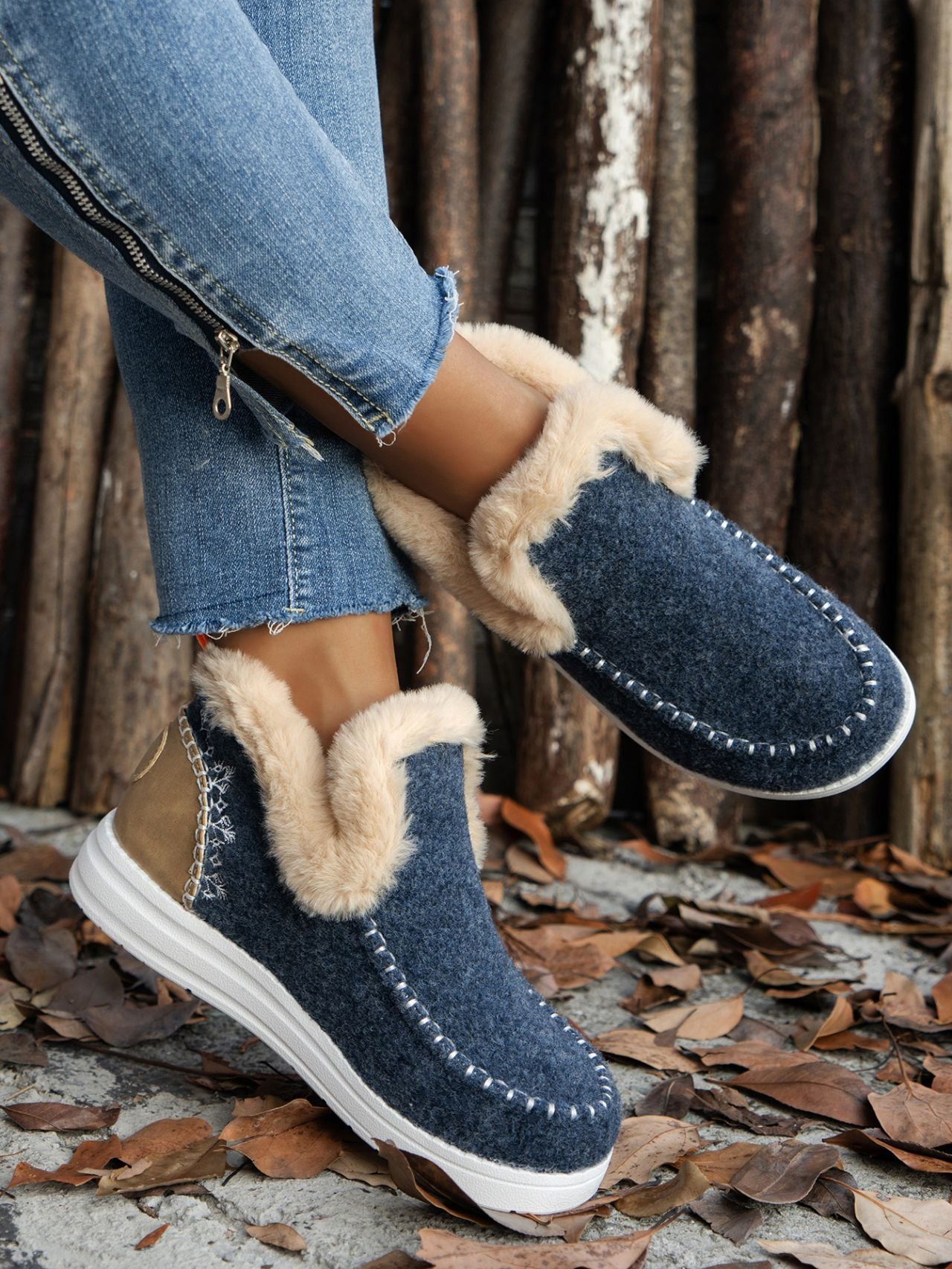 Zephariel Furry Suede Round Toe Flat Sneakers