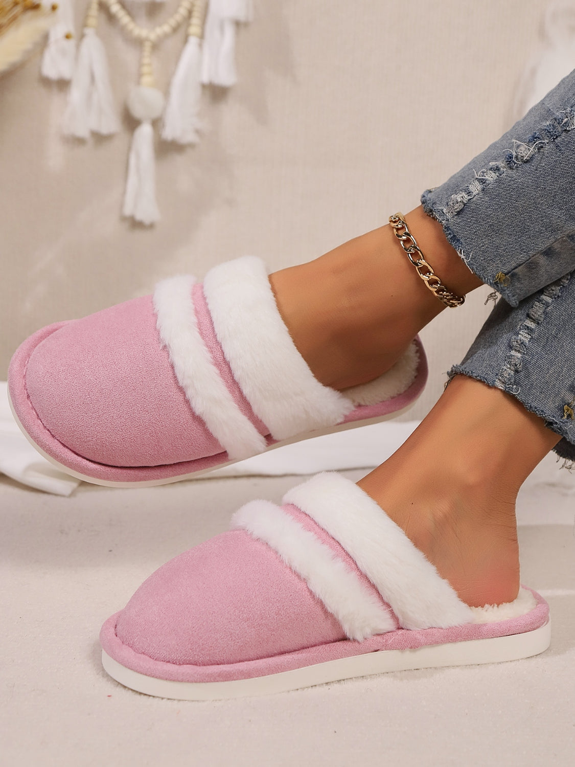 Zephariel Contrast Faux Fur Round Toe Slippers