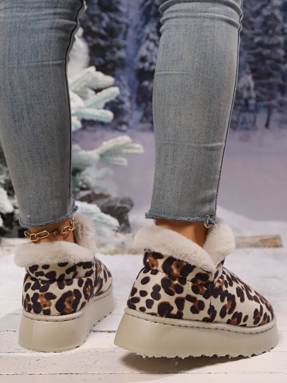 Zephariel Thermal Leopard Round Toe Platform Boots