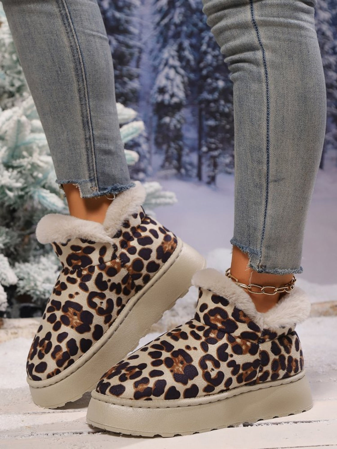 Zephariel Thermal Leopard Round Toe Platform Boots