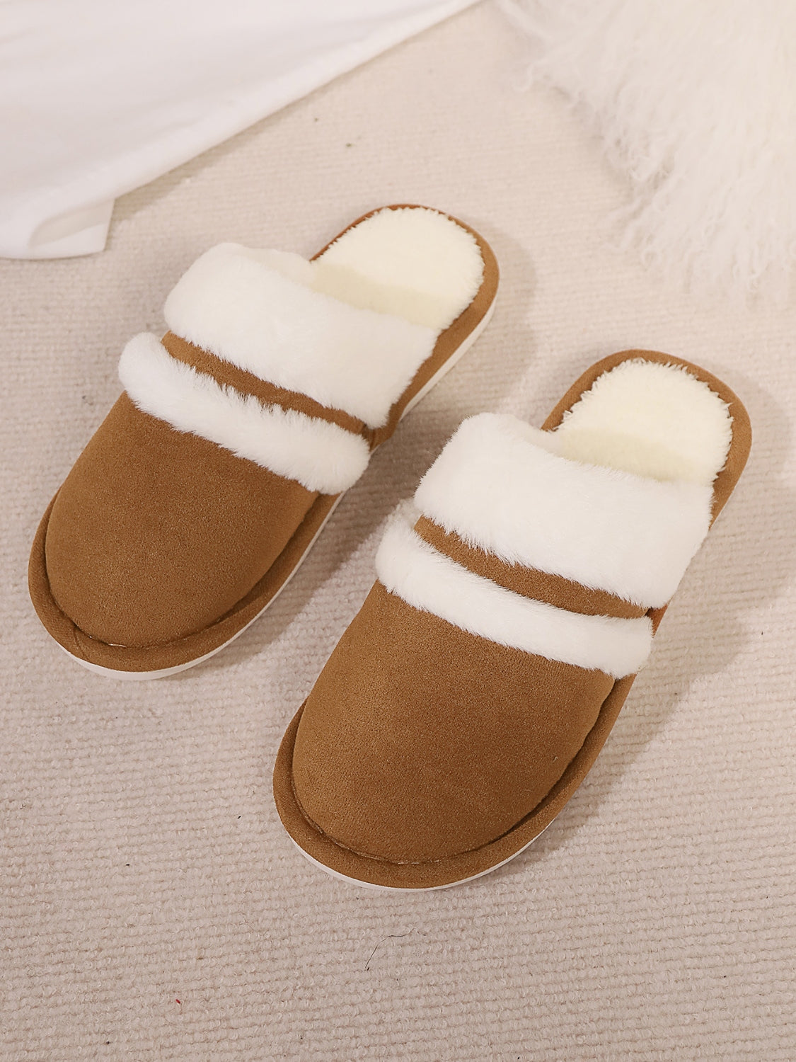 Zephariel Contrast Faux Fur Round Toe Slippers