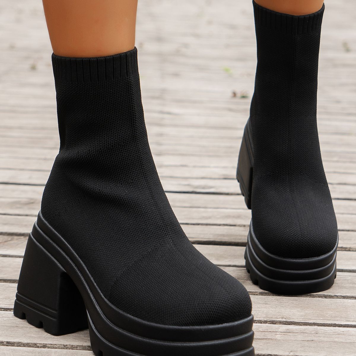 Zephariel Round Toe Block Heel Boots