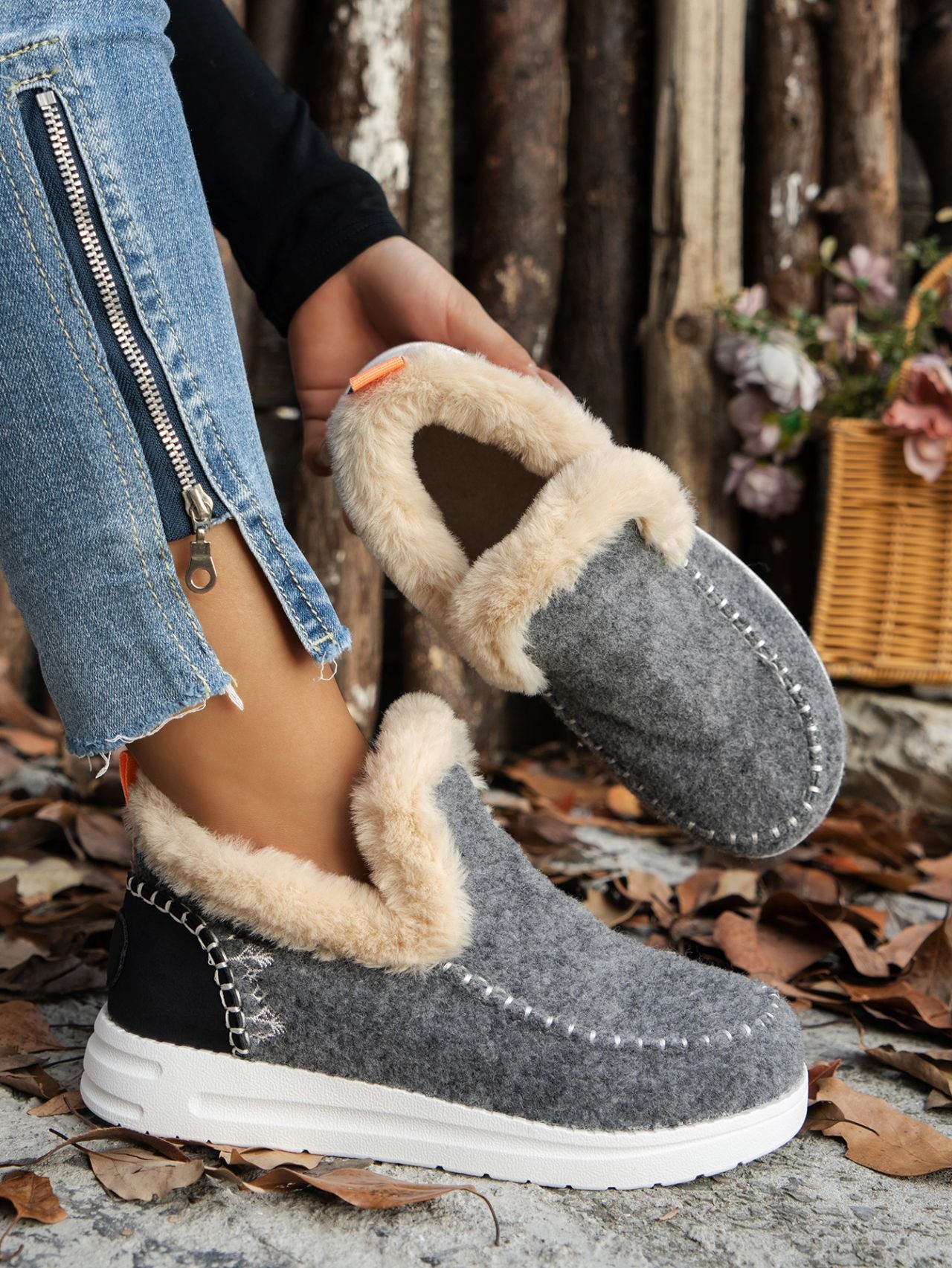 Zephariel Furry Suede Round Toe Flat Sneakers