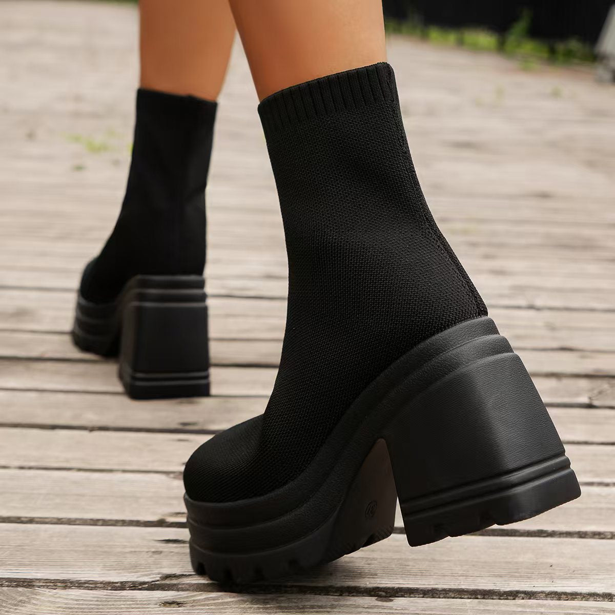 Zephariel Round Toe Block Heel Boots