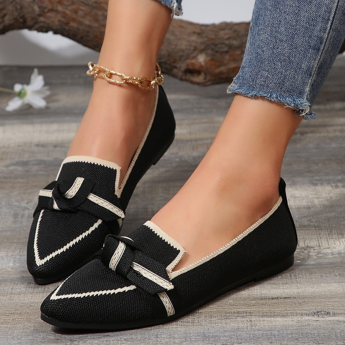 Zephariel Bow Contrast Trim Point Toe Loafers