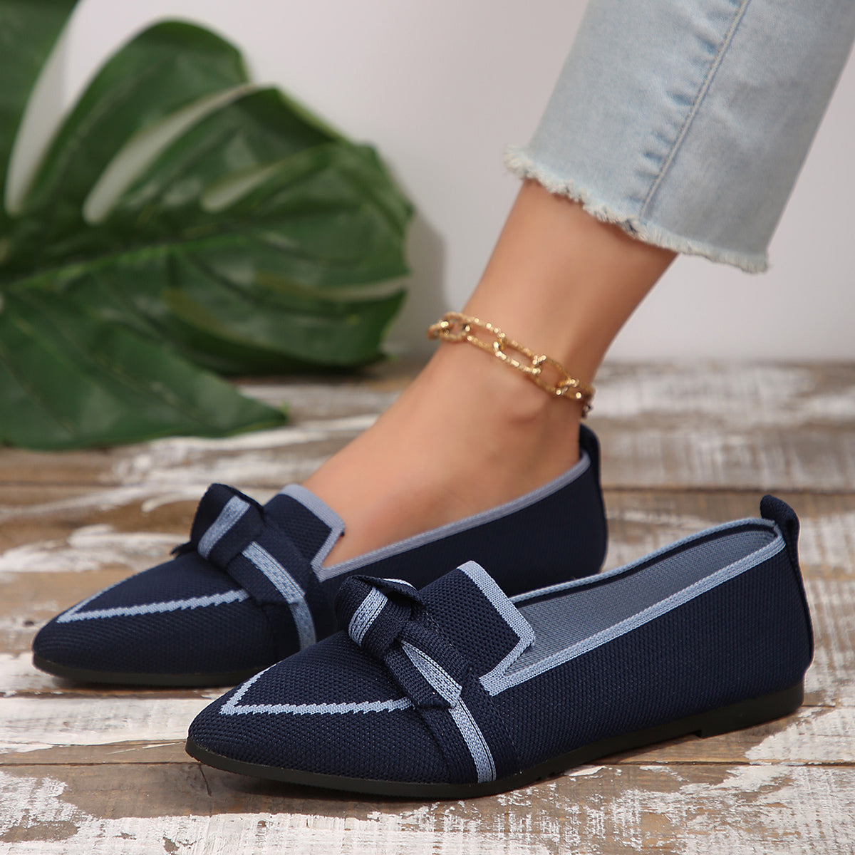 Zephariel Bow Contrast Trim Point Toe Loafers