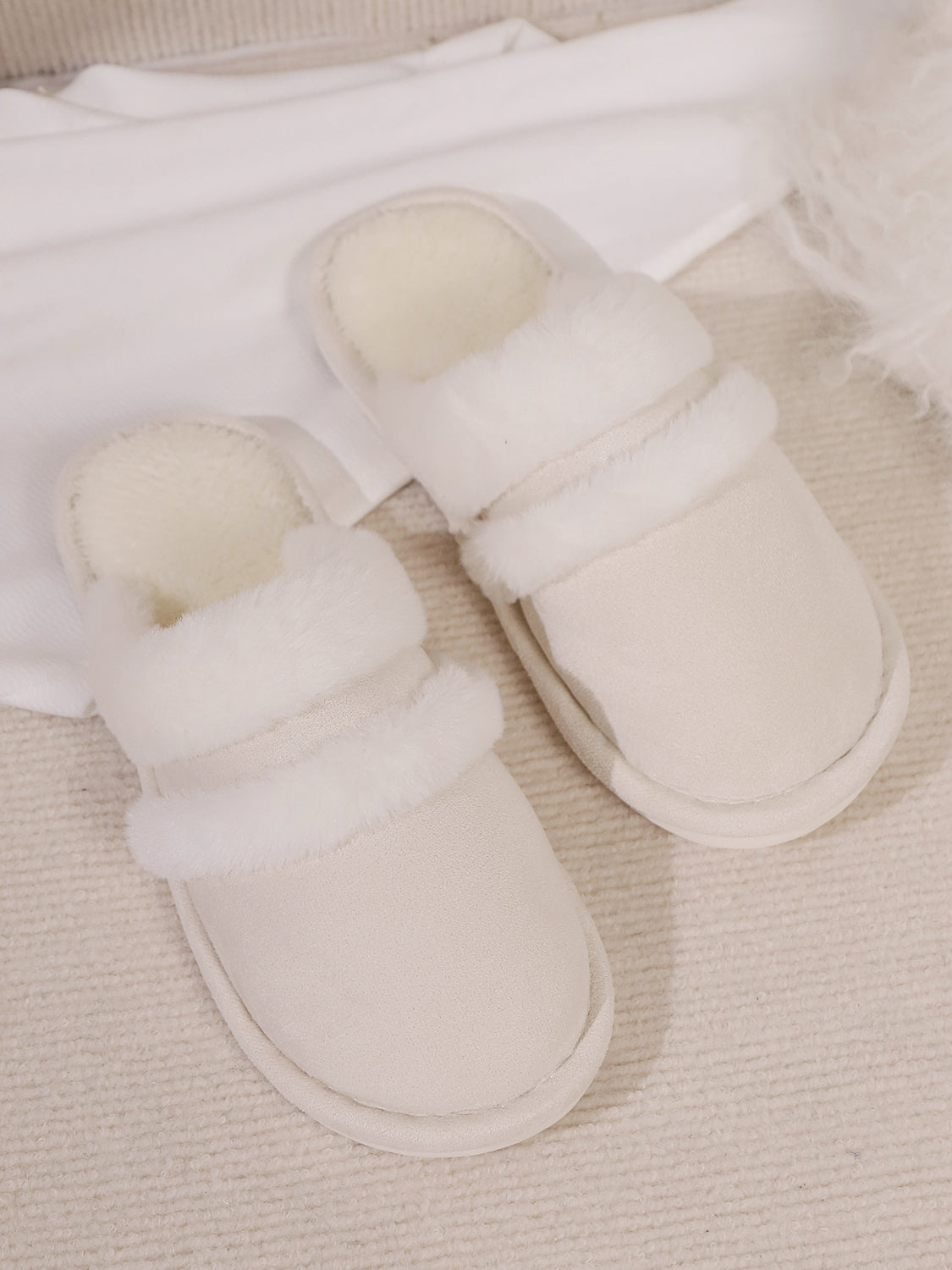 Zephariel Contrast Faux Fur Round Toe Slippers