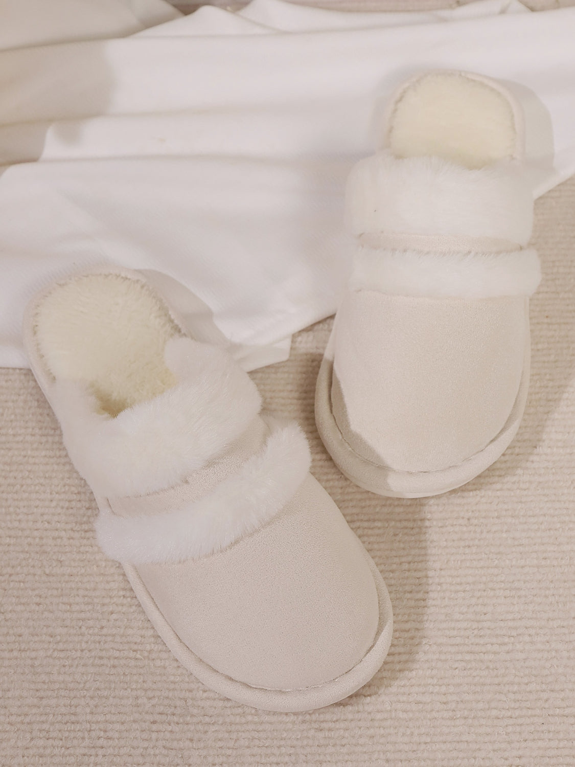 Zephariel Contrast Faux Fur Round Toe Slippers