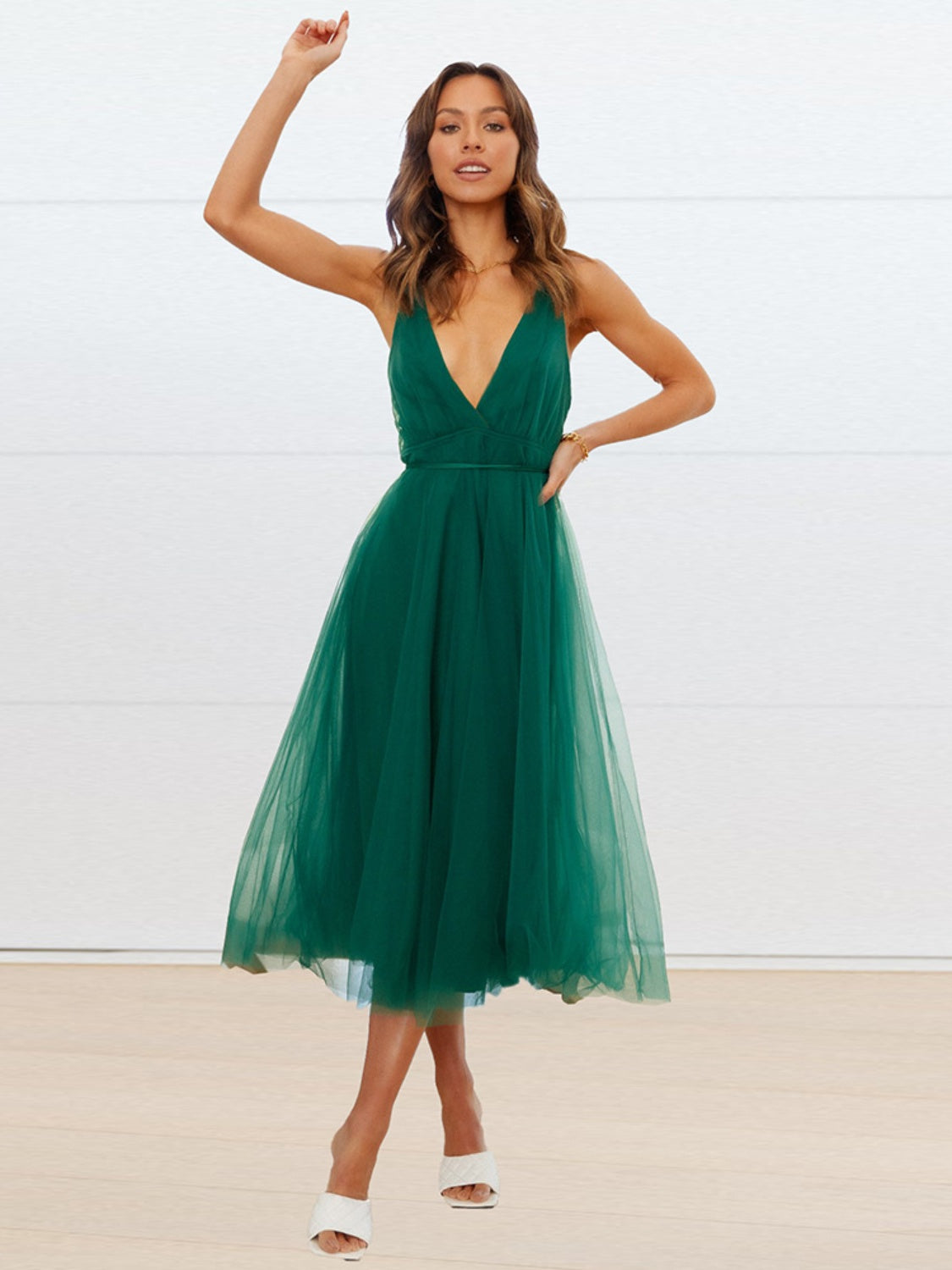 Zephariel Backless Crisscross Sleeveless Midi Dress