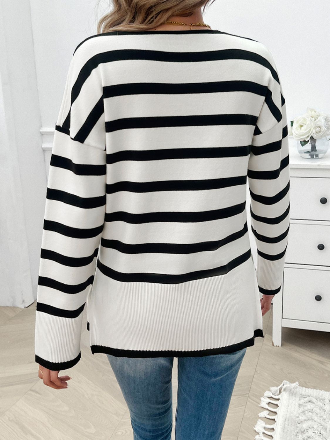 Zephariel Striped V-Neck Long Sleeve Knit Top