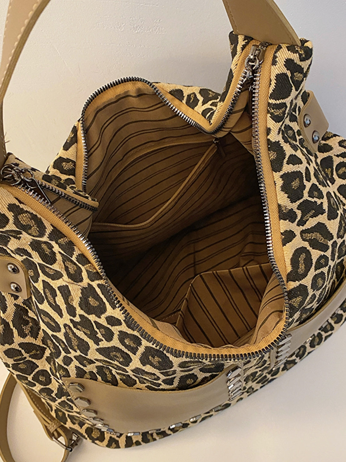 Zephariel Leopard Polyester Shoulder Bag with Zippers