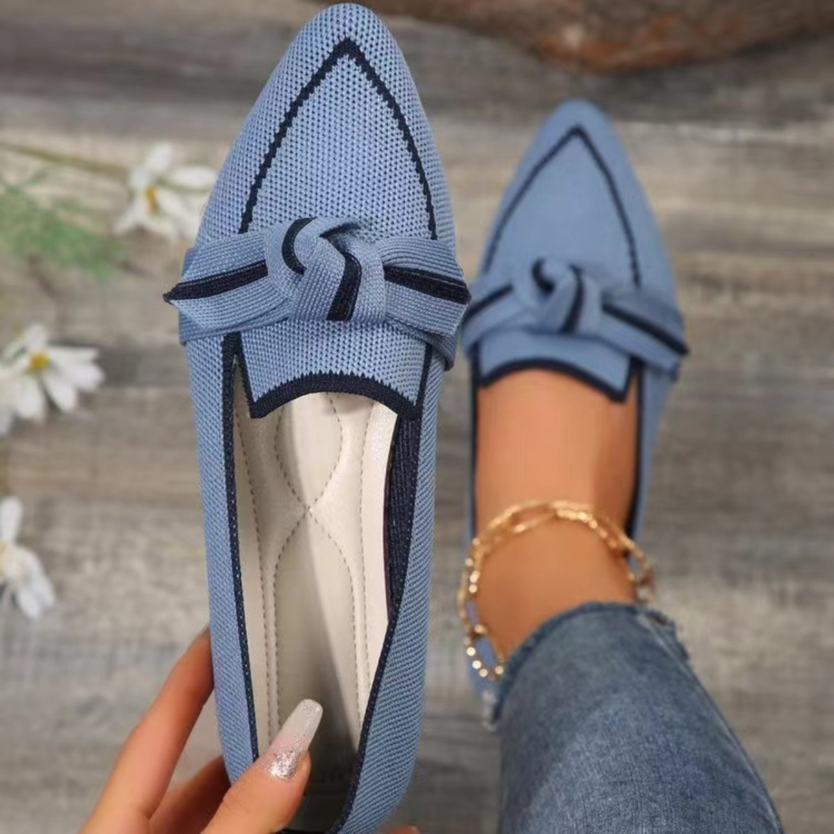 Zephariel Bow Contrast Trim Point Toe Loafers