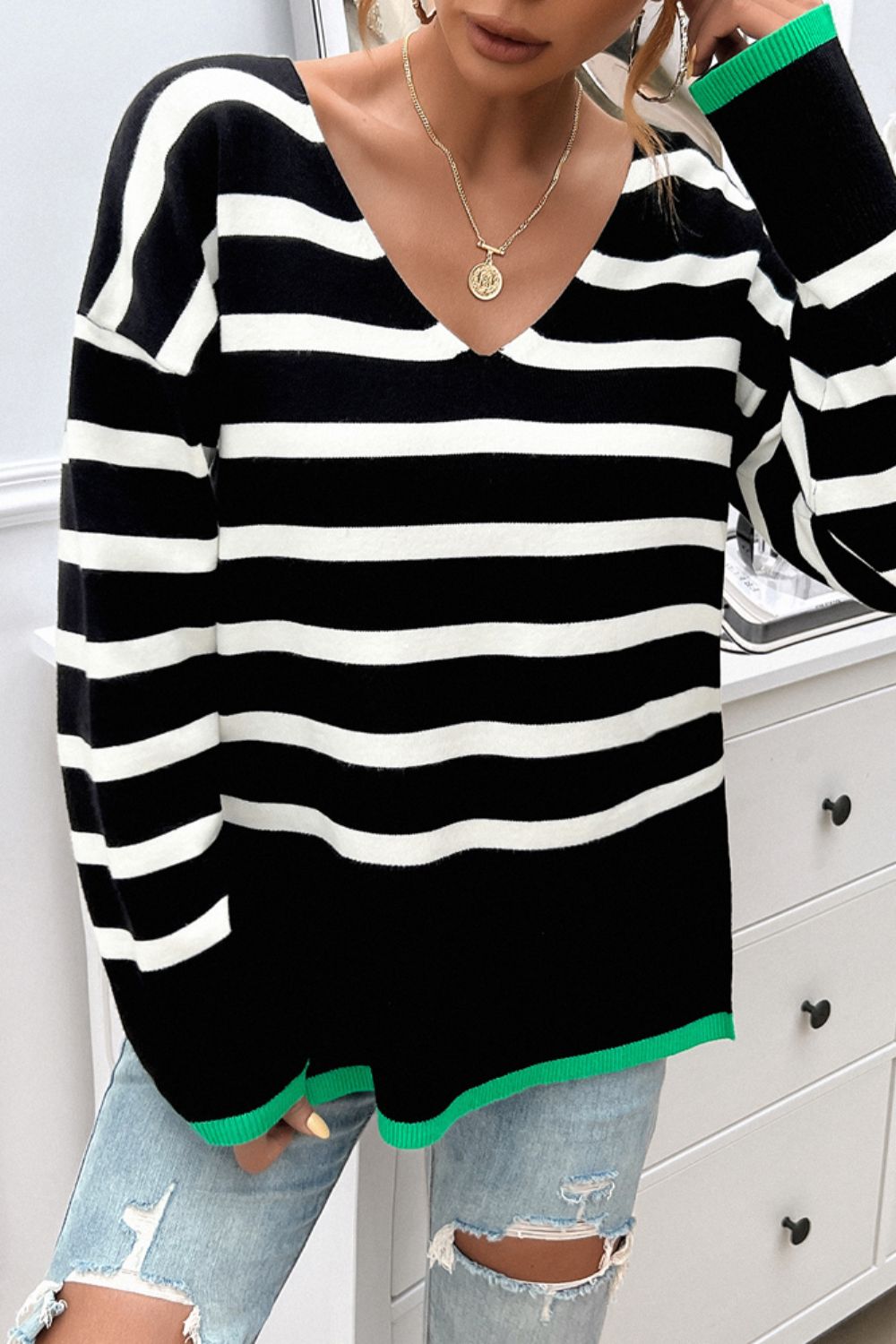 Zephariel Striped V-Neck Long Sleeve Knit Top