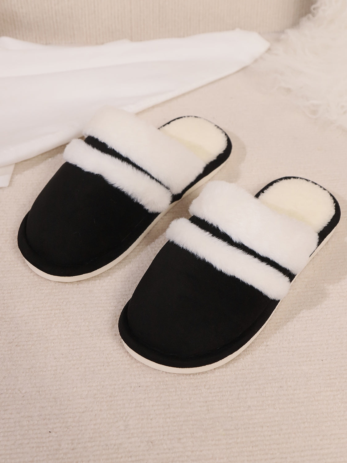 Zephariel Contrast Faux Fur Round Toe Slippers