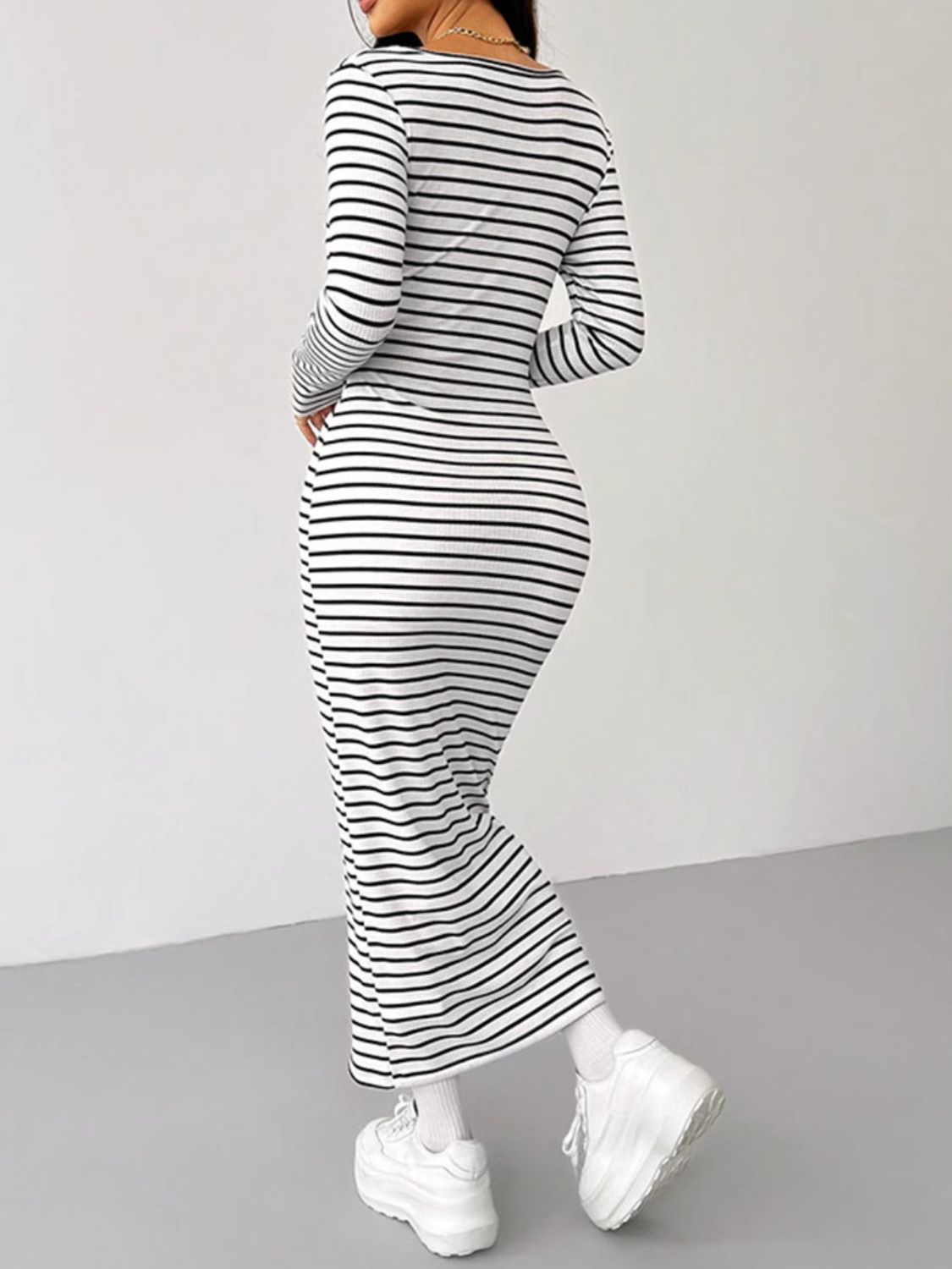 Zephariel Striped Scoop Neck Long Sleeve Midi Tee Dress