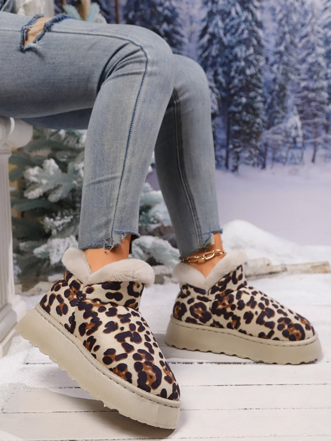 Zephariel Thermal Leopard Round Toe Platform Boots