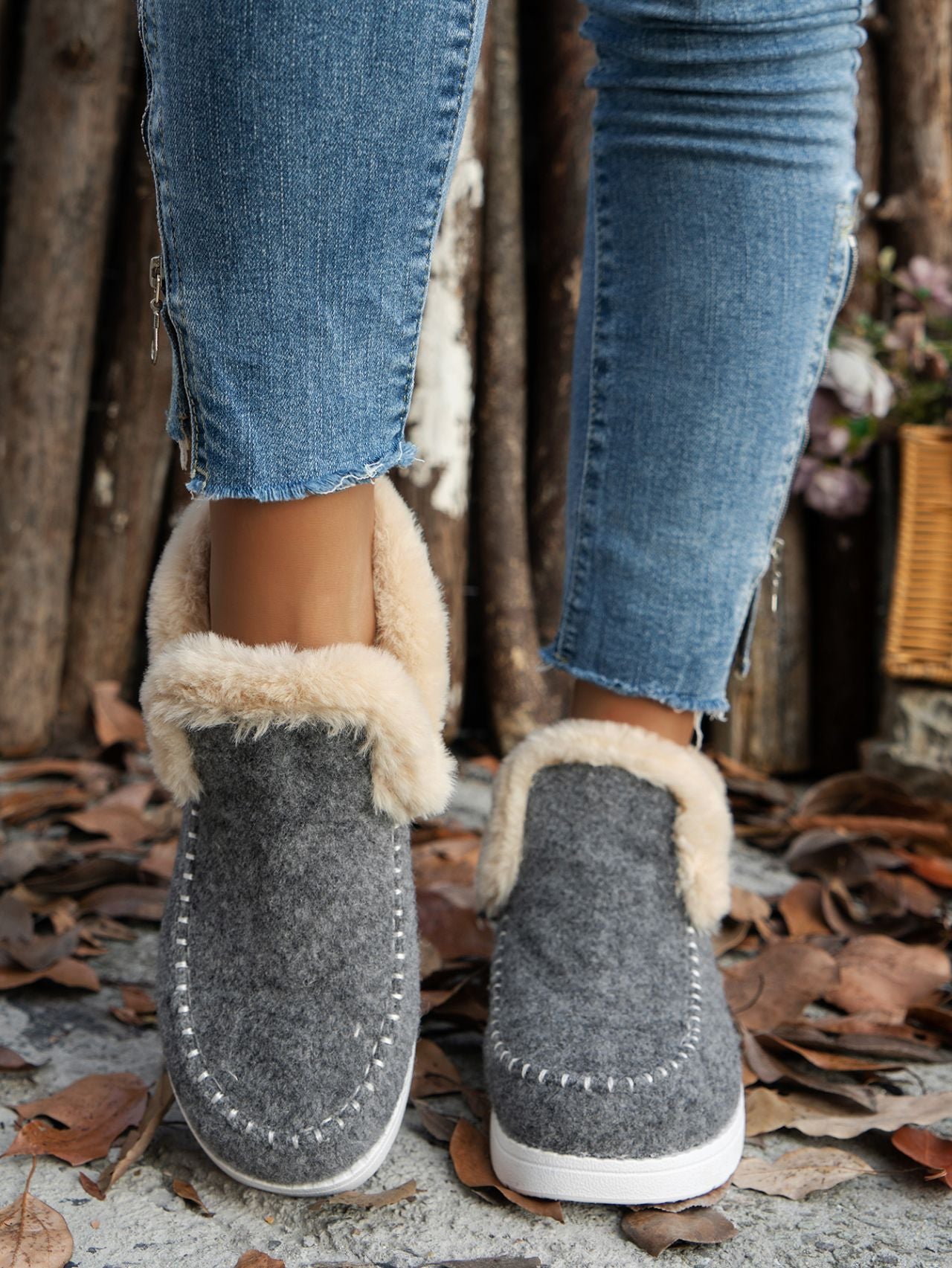 Zephariel Furry Suede Round Toe Flat Sneakers