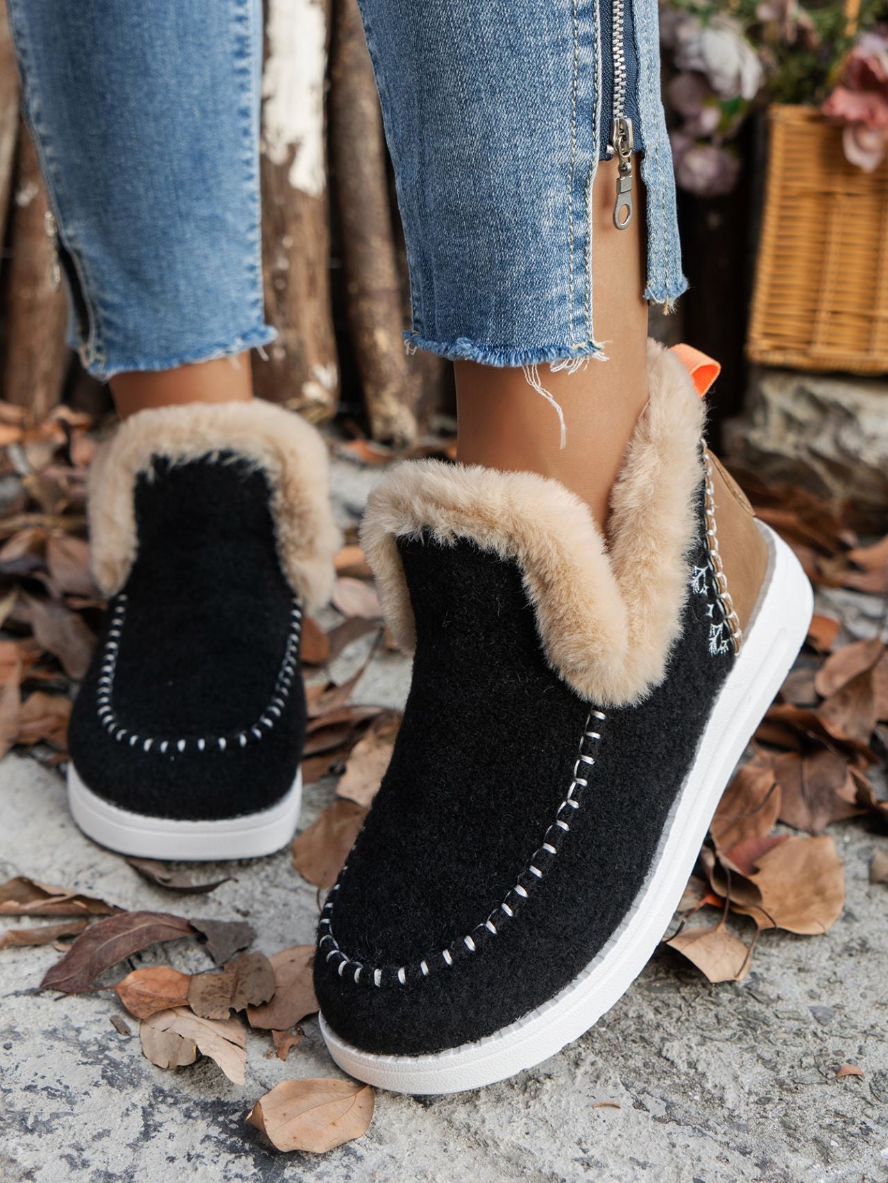 Zephariel Furry Suede Round Toe Flat Sneakers