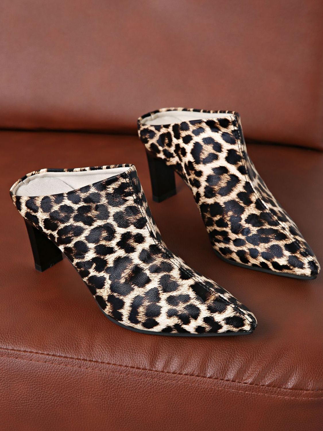 Zephariel PU Leather Leopard Point Toe Pumps