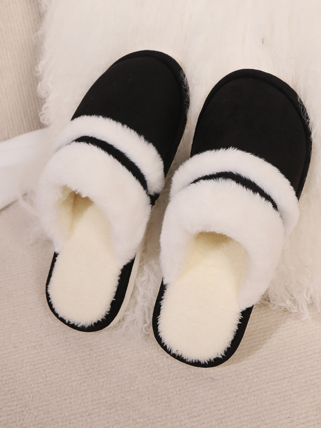 Zephariel Contrast Faux Fur Round Toe Slippers